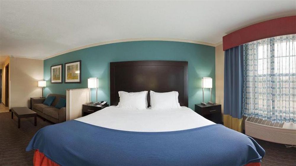 Holiday Inn Express Hotel & Suites North Kansas City By Ihg Exterior photo