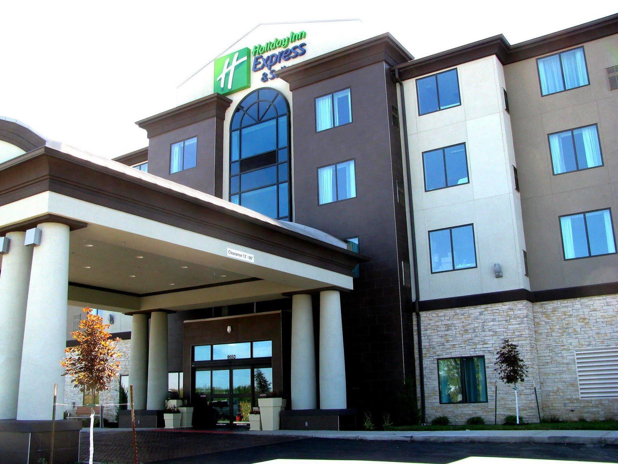 Holiday Inn Express Hotel & Suites North Kansas City By Ihg Exterior photo
