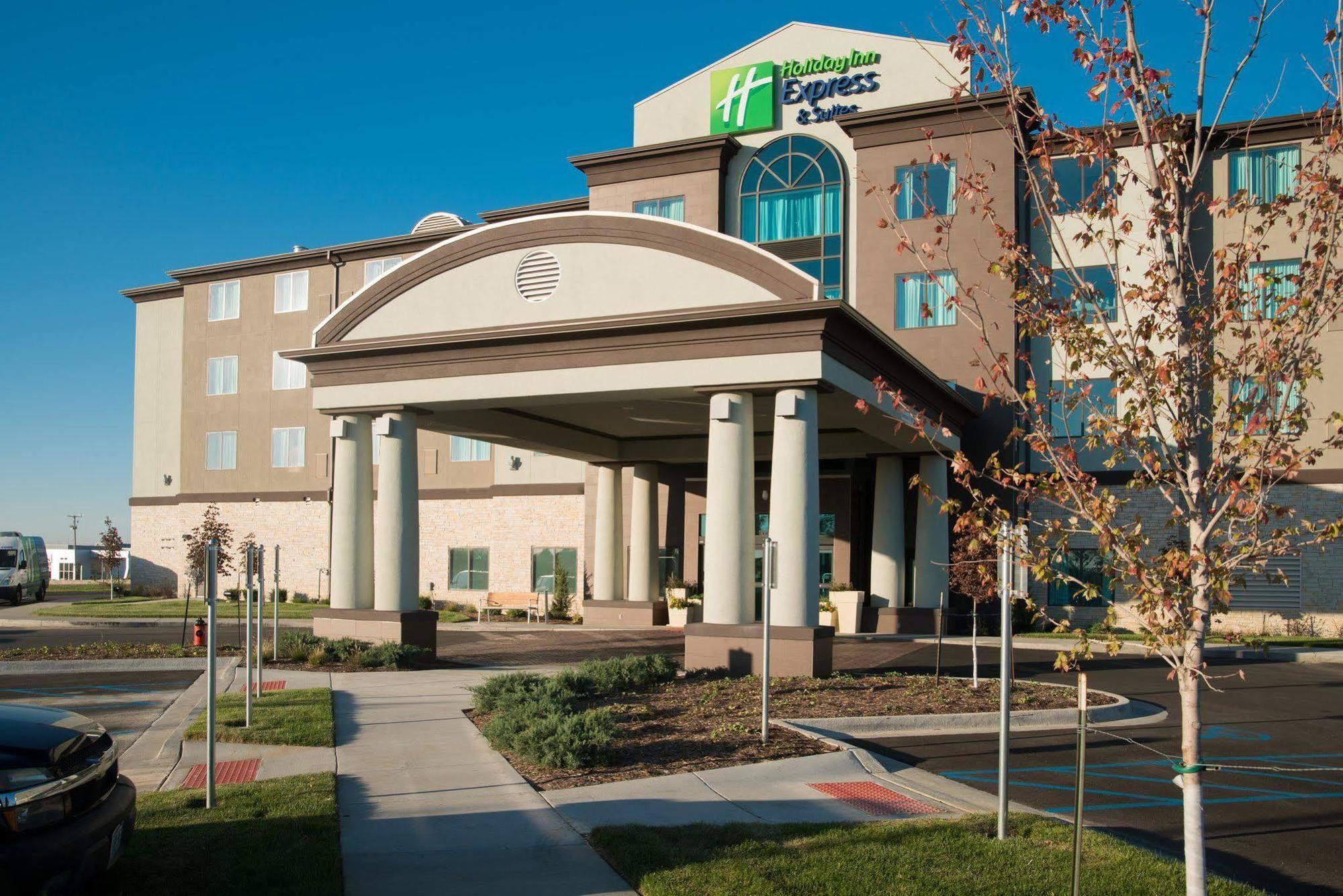 Holiday Inn Express Hotel & Suites North Kansas City By Ihg Exterior photo
