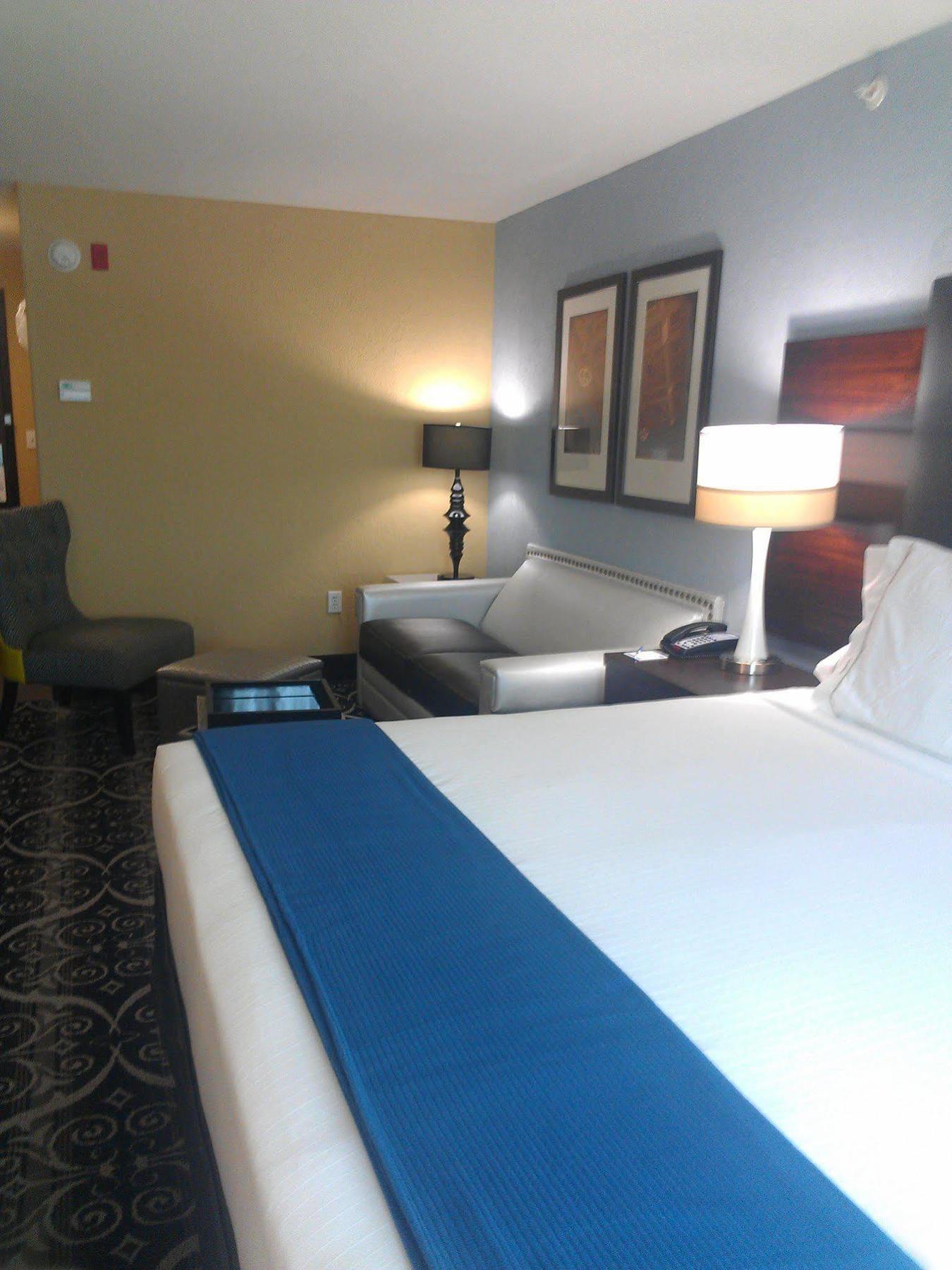 Holiday Inn Express Hotel & Suites North Kansas City By Ihg Exterior photo