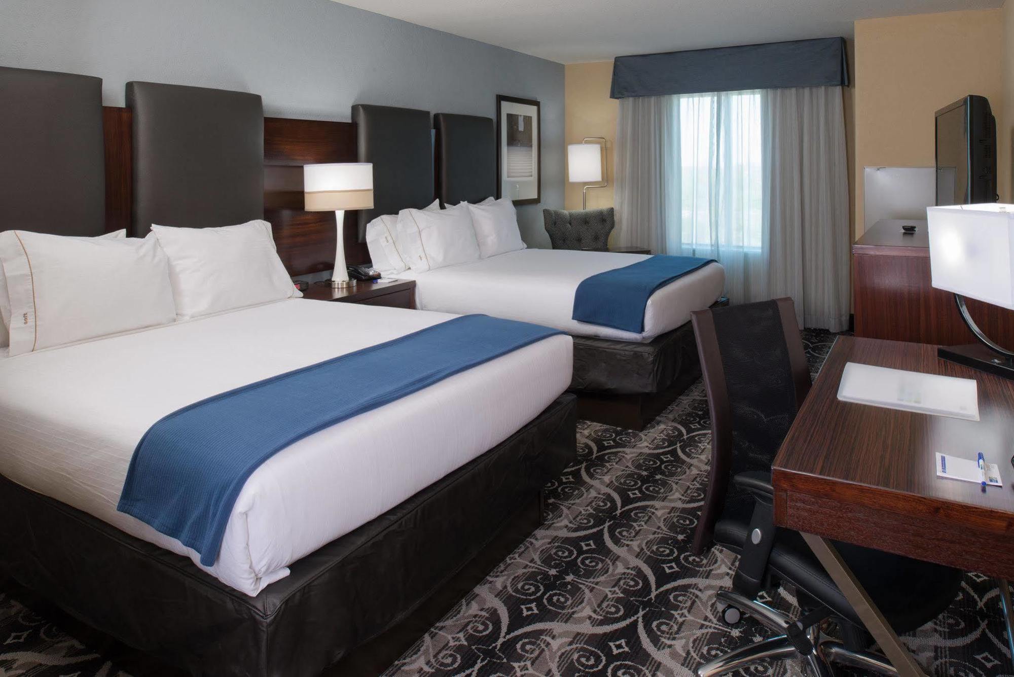 Holiday Inn Express Hotel & Suites North Kansas City By Ihg Exterior photo