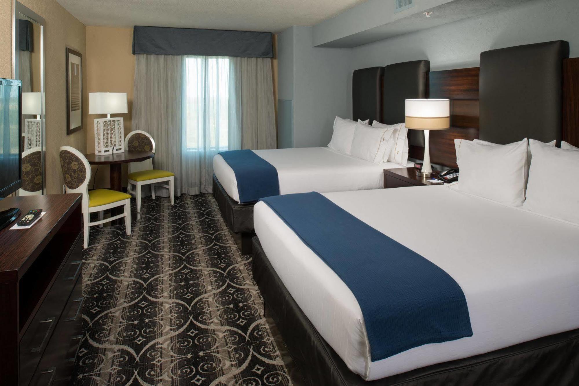 Holiday Inn Express Hotel & Suites North Kansas City By Ihg Exterior photo