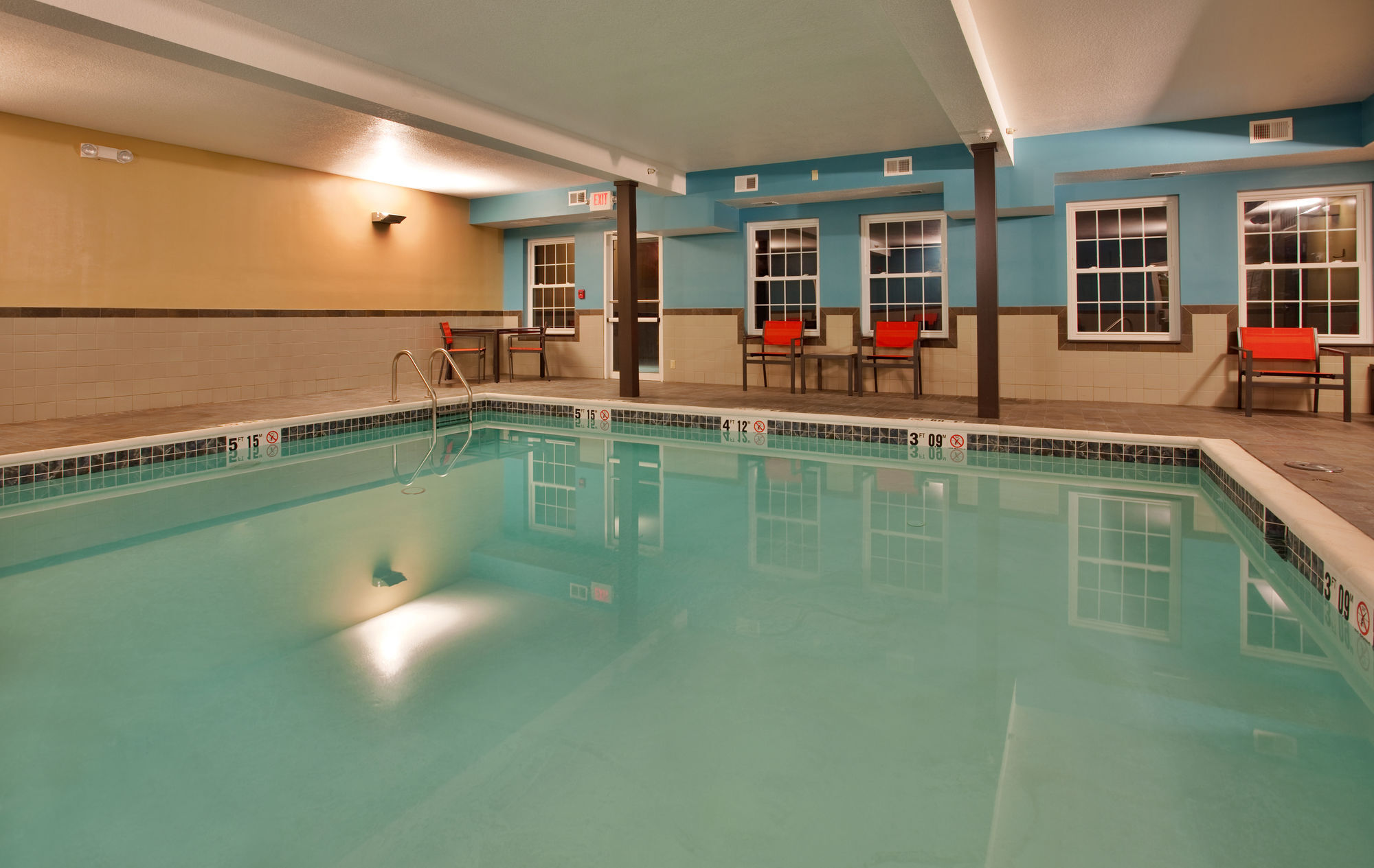 Holiday Inn Express Hotel & Suites North Kansas City By Ihg Exterior photo